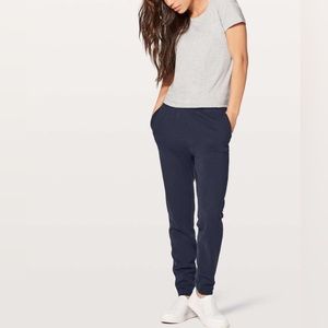 Lululemon Free To Roam Jogger 30" in Midnight Navy